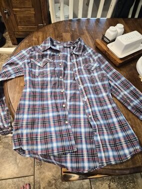Wrangler RETRO Blue Red Plaid Button-Down Shirt